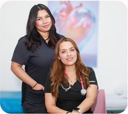 Equipo médico en sesión de fotografía profesional